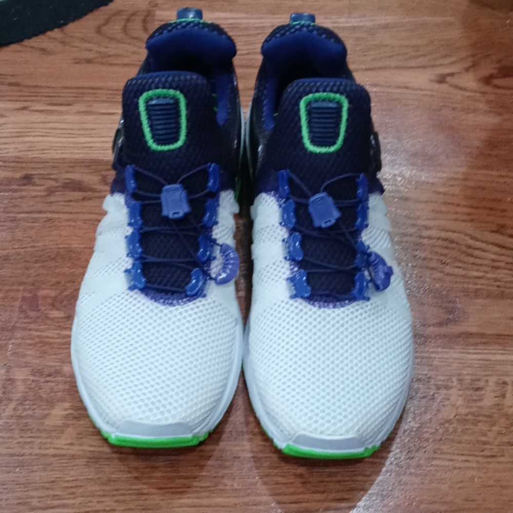 Nike mesh white & purple sneakers